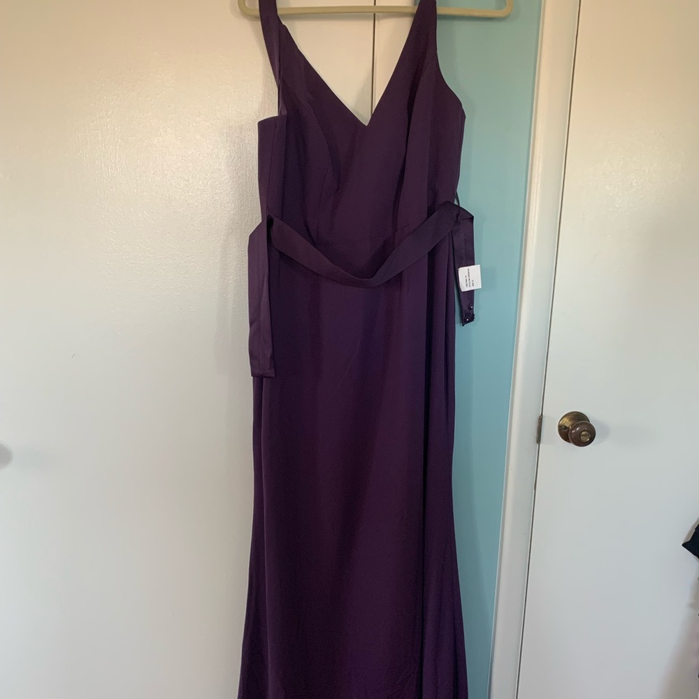 Vera Wang bridesmaid dress- style : VW360195 Amethyst Size12. Never worn.